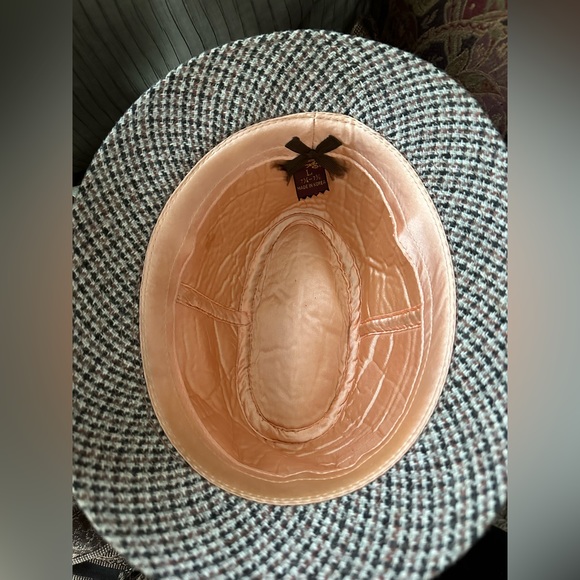 Vintage Stylish Hat - Picture 6 of 7